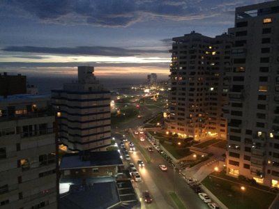 Confortable apartamento ubicado en mansa Punta del Este a metros del mar y centros comerciales